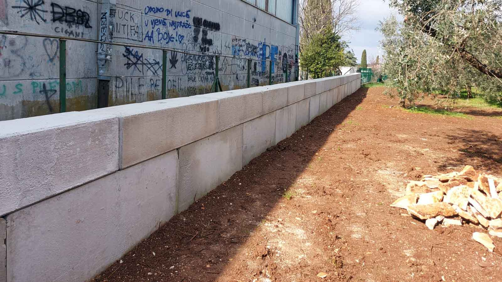 Heavy Duty Steel Interlocking Concrete Lego Block Mold for Retaining Wall 3